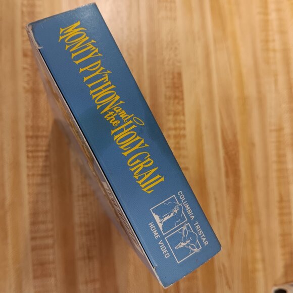 Monty Python and the Holy Grail 1975 VHS Terry Gilliam Jones British Comedy VTG - Picture 5 of 7